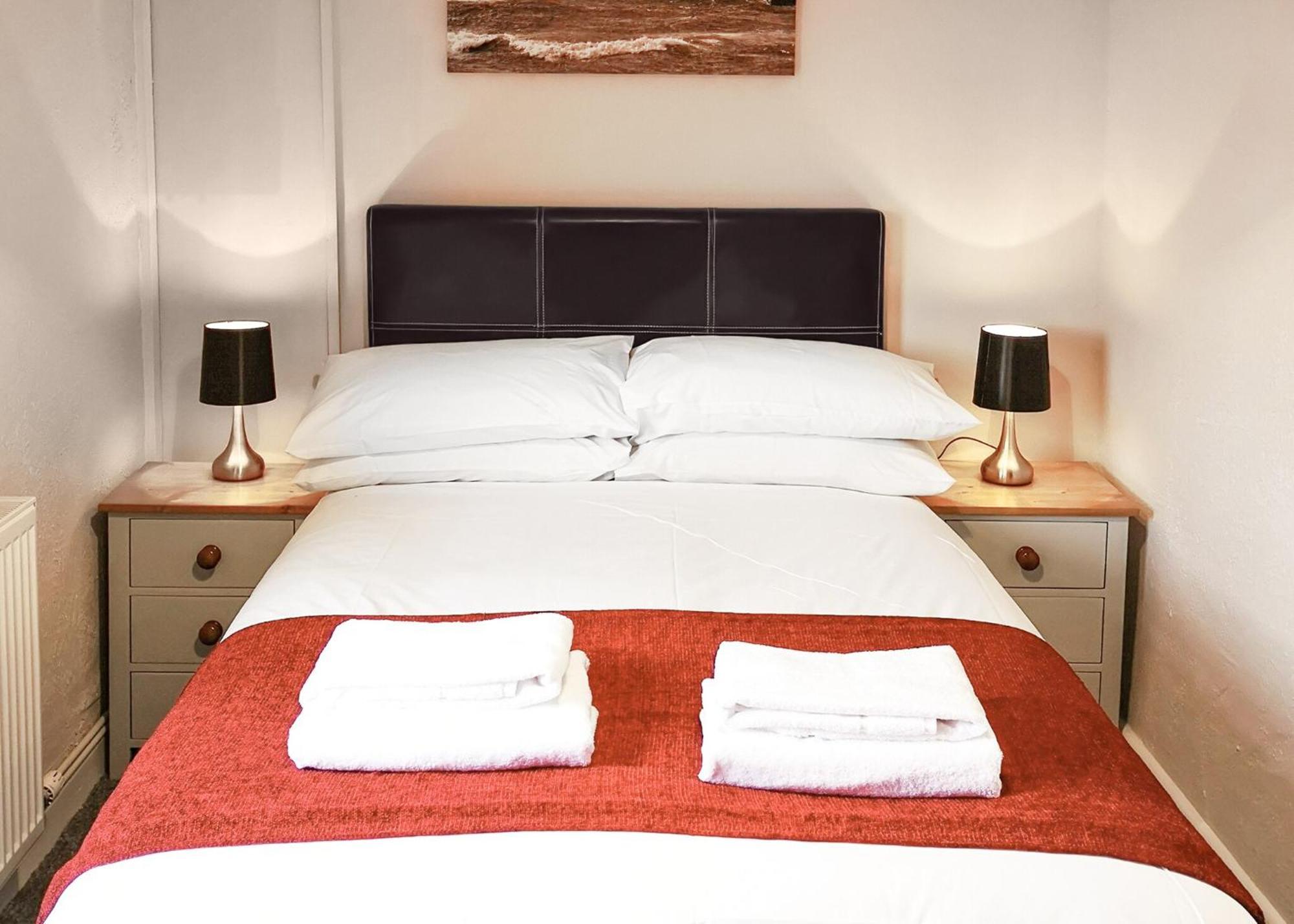 Woodland Vale Holiday Park Ludchurch Room photo